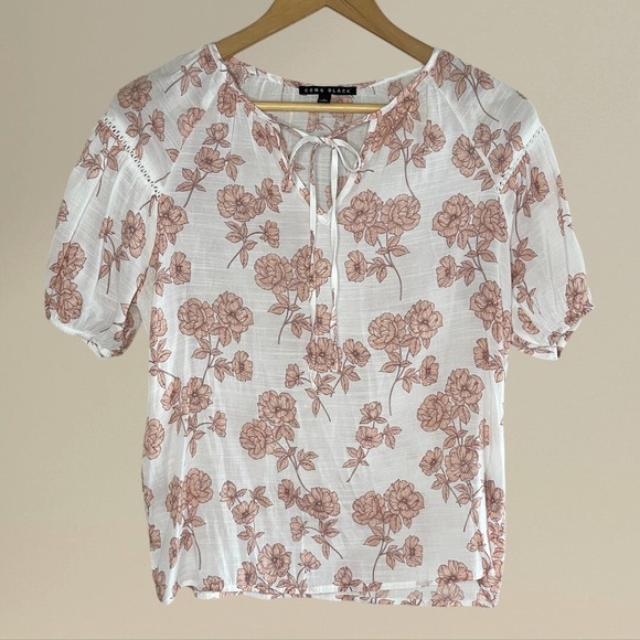 Como Black Tops - COMO BLACK Floral Short-Sleeve Blouse, Small
